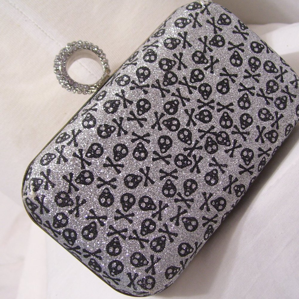 Fashion Goth Handbags Evening Clutch Skull Design Black Silver NWOT - Picture 2 of 3